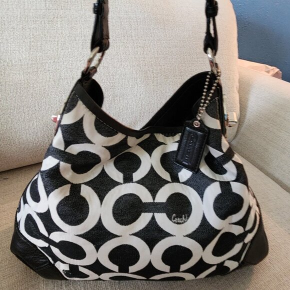 Coach Handbags - Euc Coach Peyton Op Art Black Hobo Shoulder Bag Purse